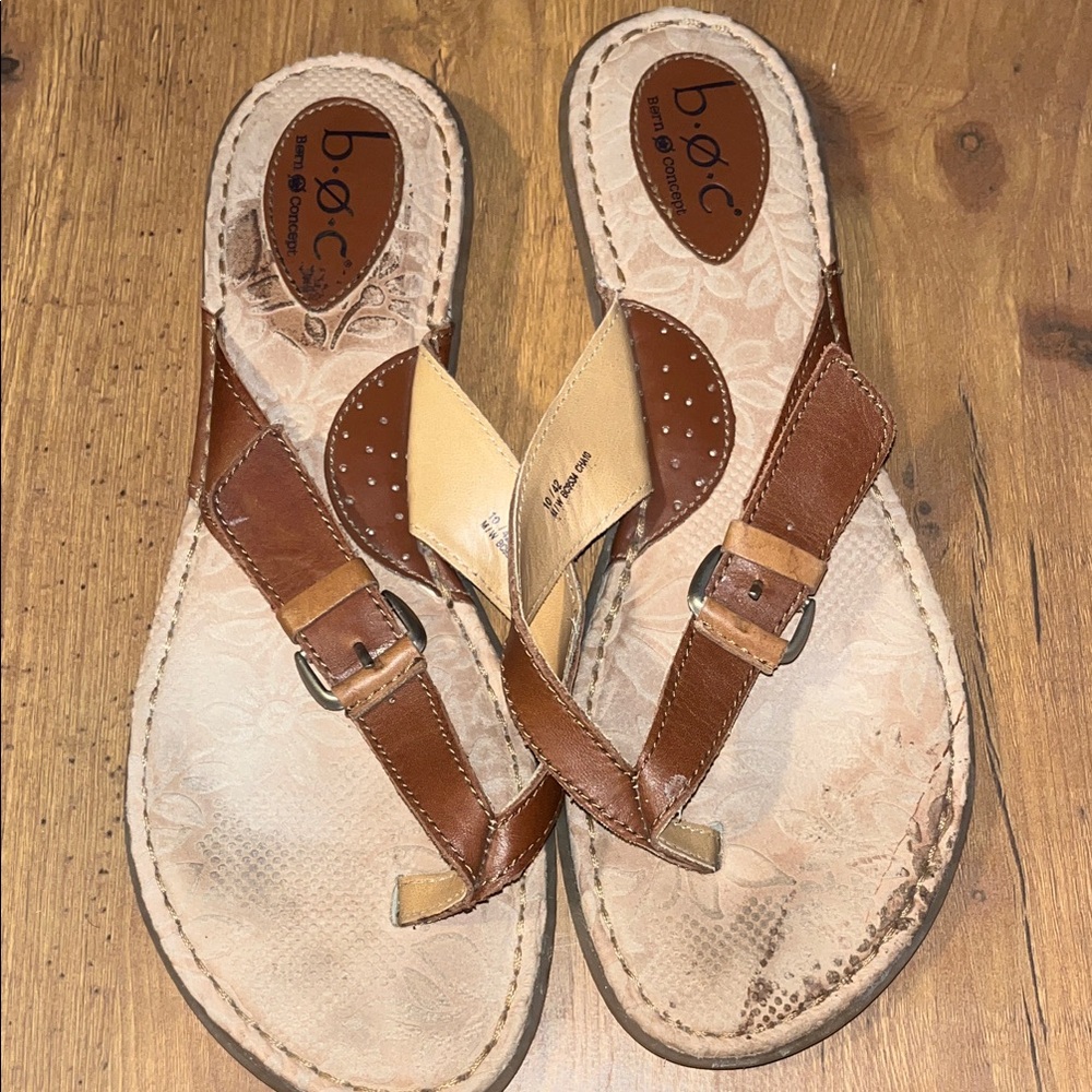 b.o.c. Women's Tan and Brown Sandals